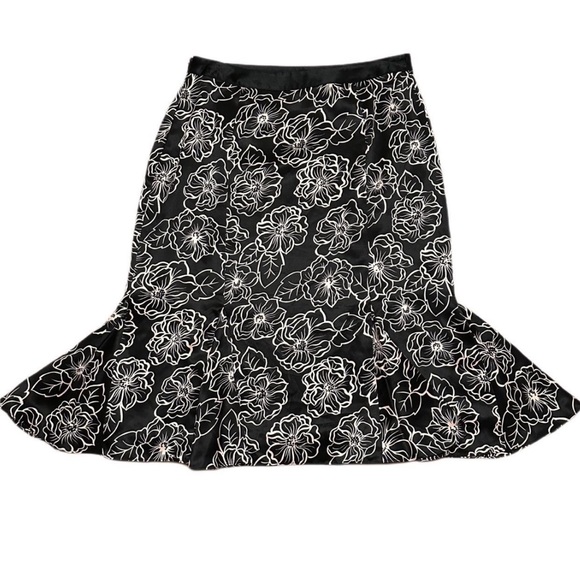 y2k midi skirt INC International Concepts Silk slip skirt floral black and white - Picture 2 of 3
